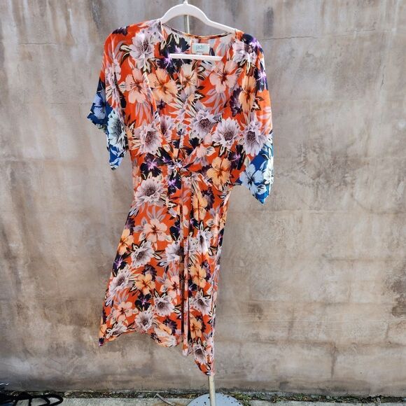 Johnny was Kade tie front kimono sleeve floral dress - Picture 8 of 9